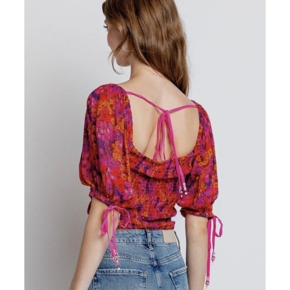 NWOT FREE PEOPLE BACK ON TOP FLORAL SMOKED PUFF SLEEVE SIZE Medium - Picture 3 of 3